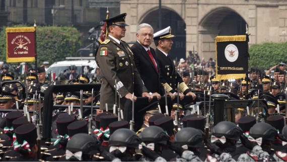 Fuerzas Armadas Despiden A Andrés Manuel López Obrador En Desfile Militar
