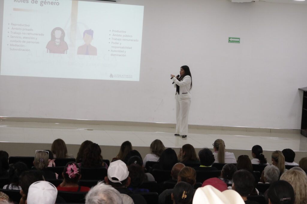 Imparten Conferencias De Emprendimiento Para Superación De Las Mujeres