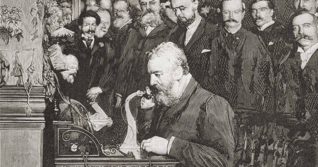 1915, Alexander Graham Bell Realiza La Primera Llamada De Teléfono Transcontinental, Entre Nueva York Y San Francisco