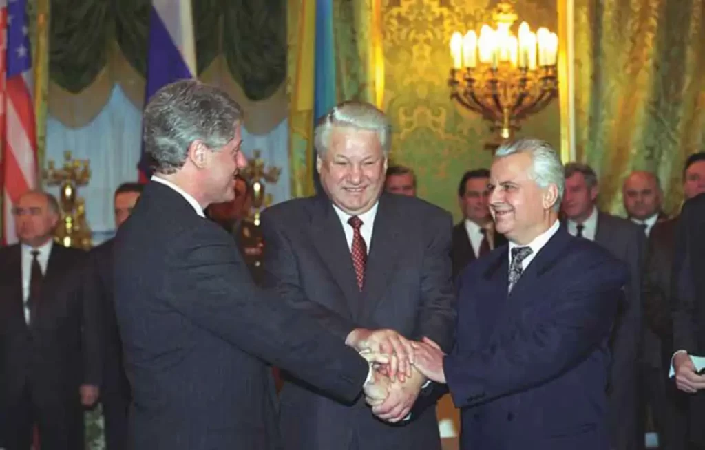1994, Los Presidentes De Rusia, Boris Yeltsin, Estados Unidos, Bill Clinton, Y Ucrania, Leonid Kravchuk