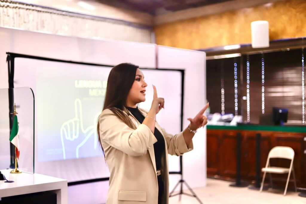 Imparten Taller De Lengua De Señas Mexicana A Empleados Municipales De Ciudad Juárez