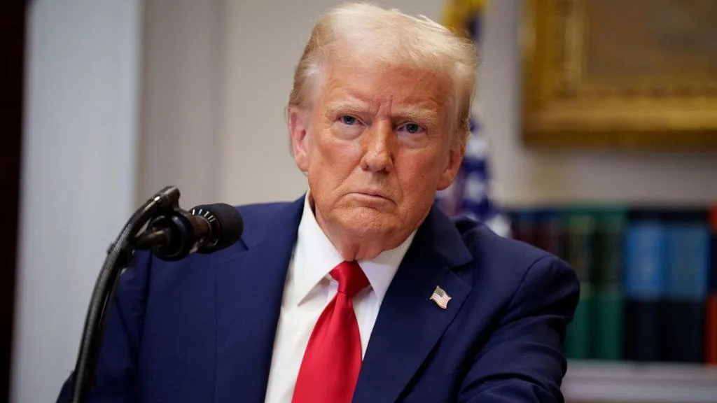 Trump Pondrá Arancel De 25% A Colombia Por Regresar Avión Militar Con Deportados