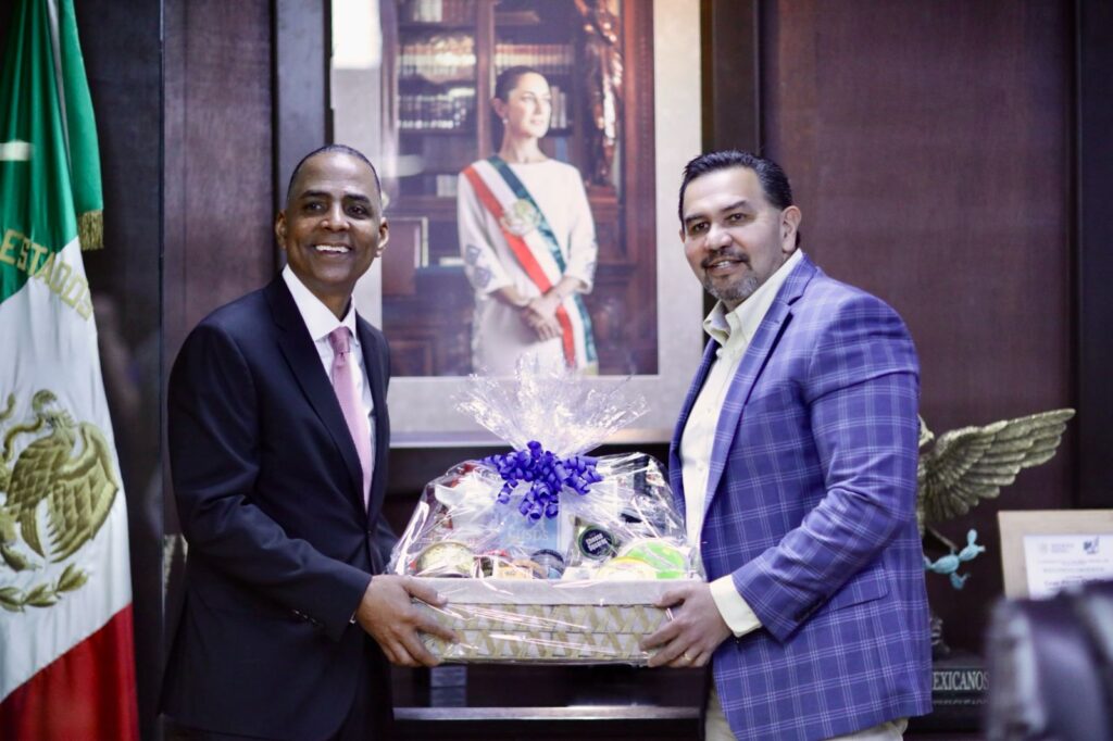 Alcalde Fortalece Relación Binacional Con Su Homólogo Paseño Renard Johnson