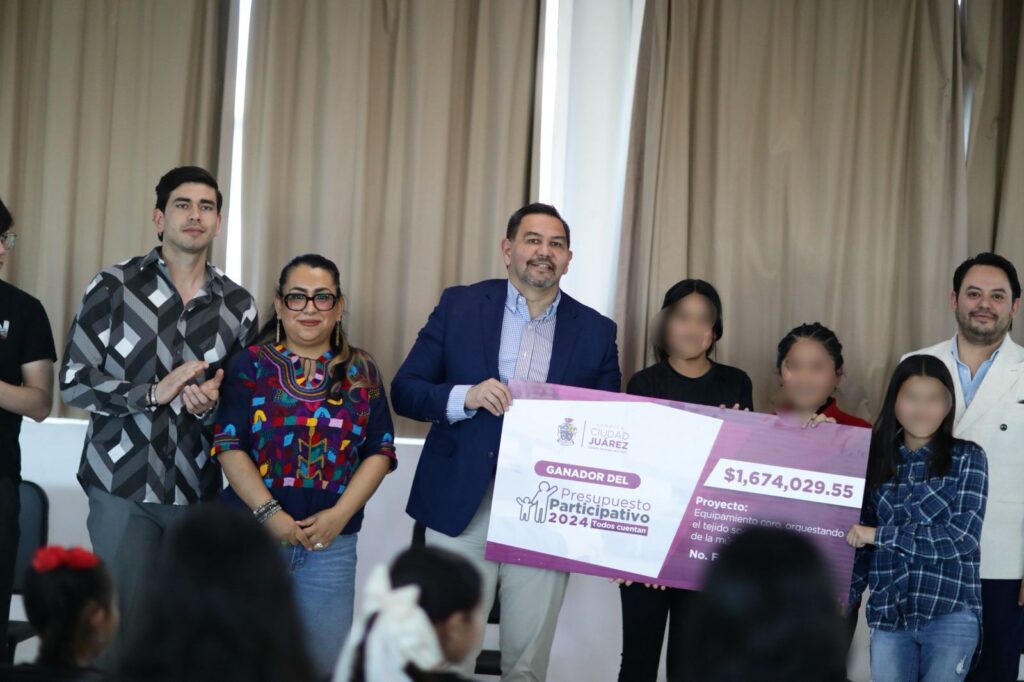 Entrega Alcalde Presupuesto Participativo A Orquesta Sinfónica Esperanza Azteca