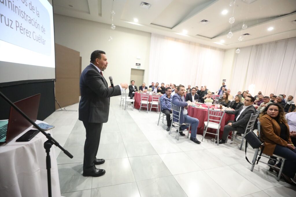 Se Reúne Pérez Cuéllar Con Empresarios Chihuahuenses En La Capital De La Entidad