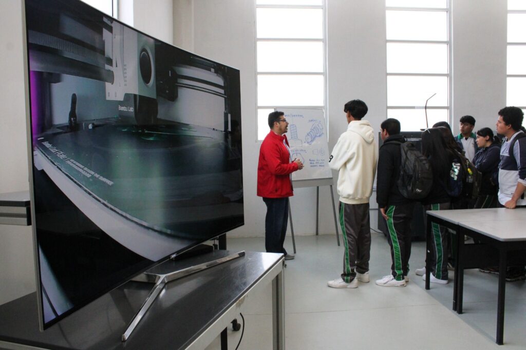 Abre sus puertas ut paso del norte a estudiantes de preparatoria en anapra