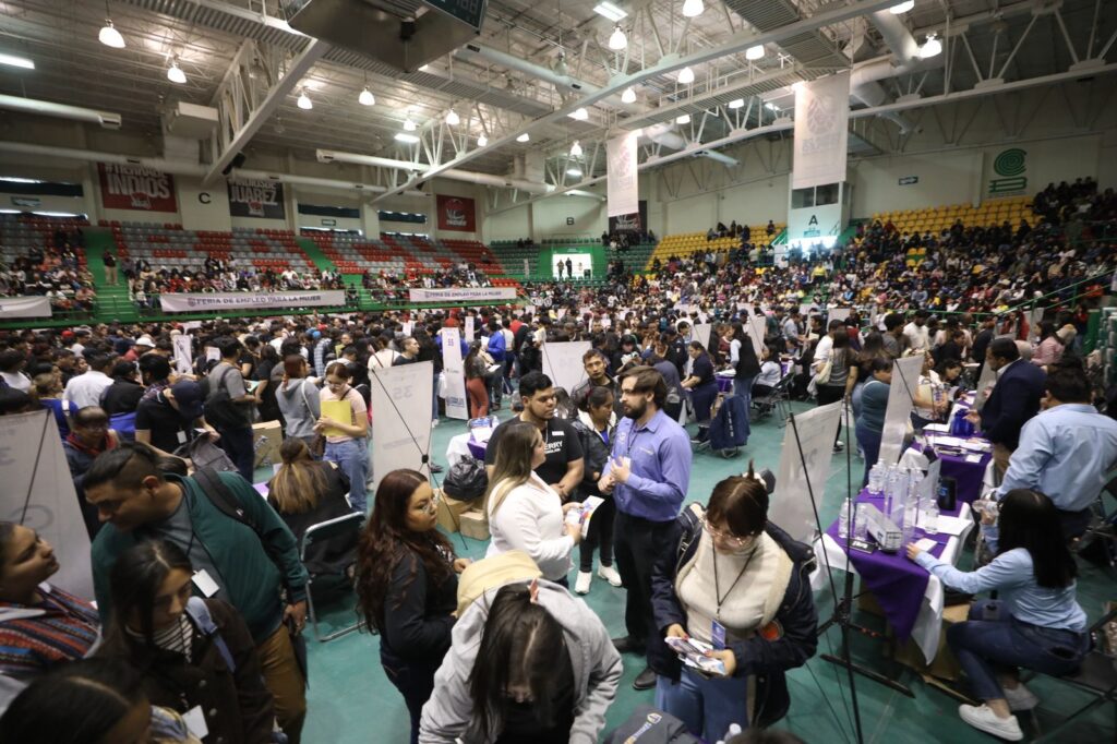 Acude pérez cuéllar como invitado a la feria nacional del empleo para mujeres en juárez
