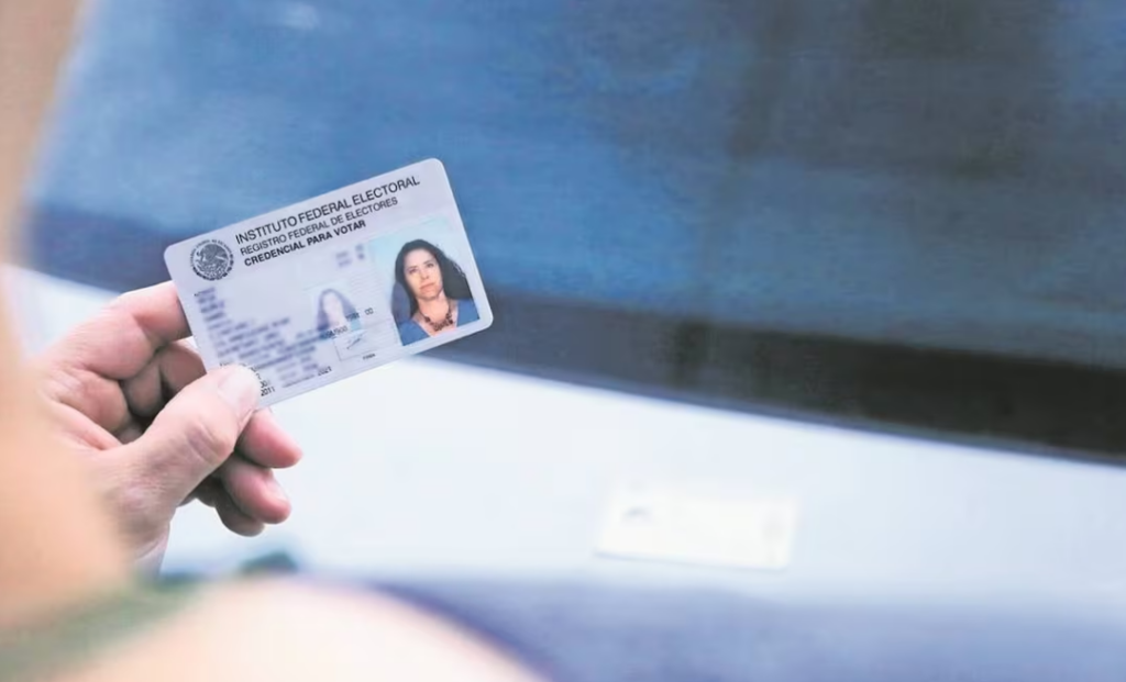 Ine anuncia fecha límite para recoger credencial para votar; consulta aquí hasta cuándo podrás ir