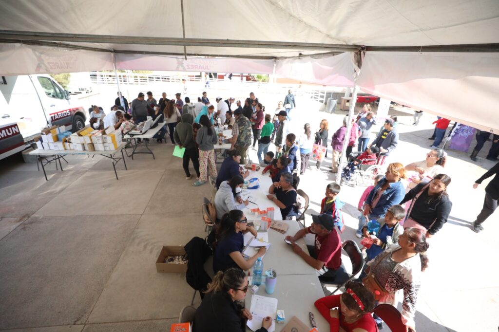 Realizan “cruzada por juárez atención a las causas” en riberas del bravo, etapa 8