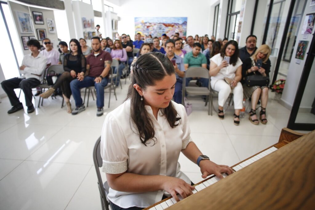 El museo de el chamizal se llena de música con recital 'do mi ngo' de música y arte