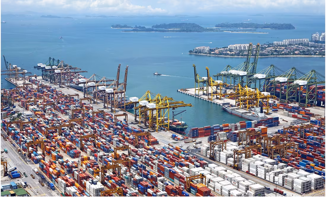 Guerra comercial entra en vigor el arancel de 10% impuesto por trump sobre parte de las importaciones a eu