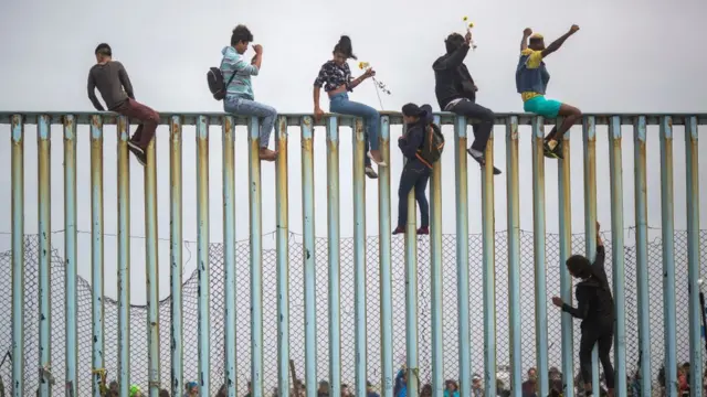 Asegura donald trump que pagará mil dólares a cada migrante por ‘autodeportarse’