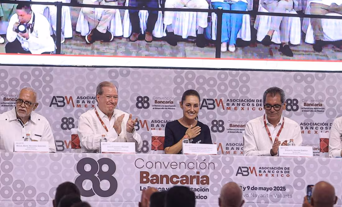 Sheinbaum pide acceso a créditos para el pueblo en la 88 convención bancaria