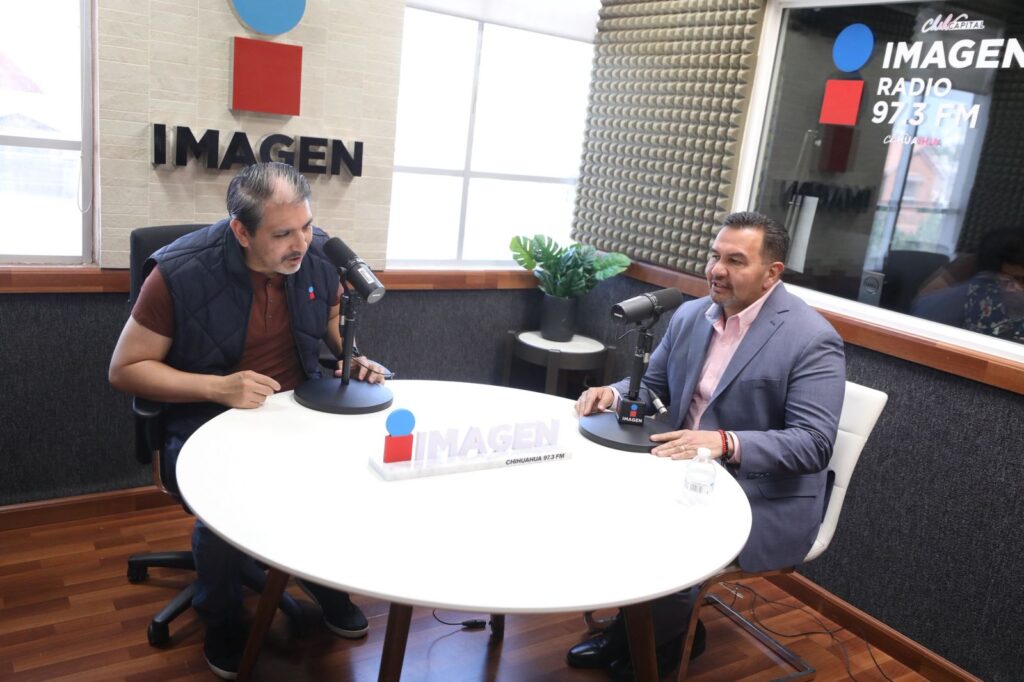 Atiende alcalde pérez cuéllar a medios de comunicación de la ciudad de chihuahua