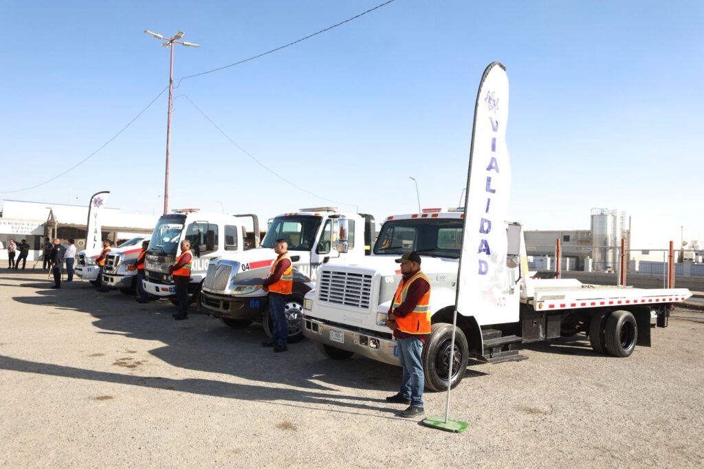 El alcalde pérez cuéllar pone en marcha el nuevo servicio de grúas de seguridad vial