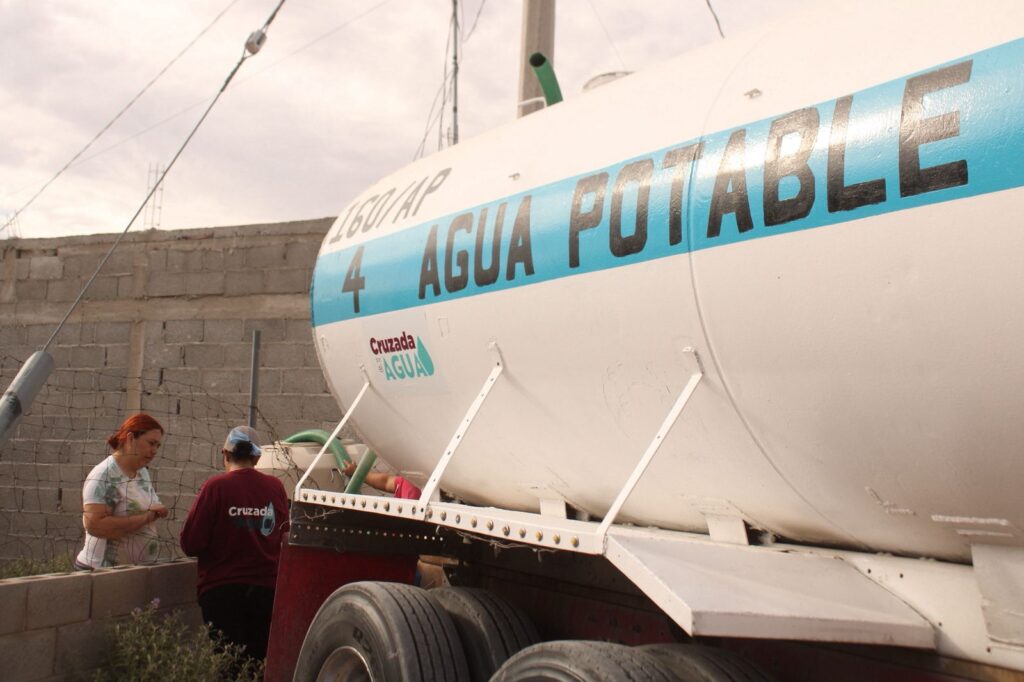 Mantiene gobierno municipal la entrega de agua potable en diversos sectores de la ciudad