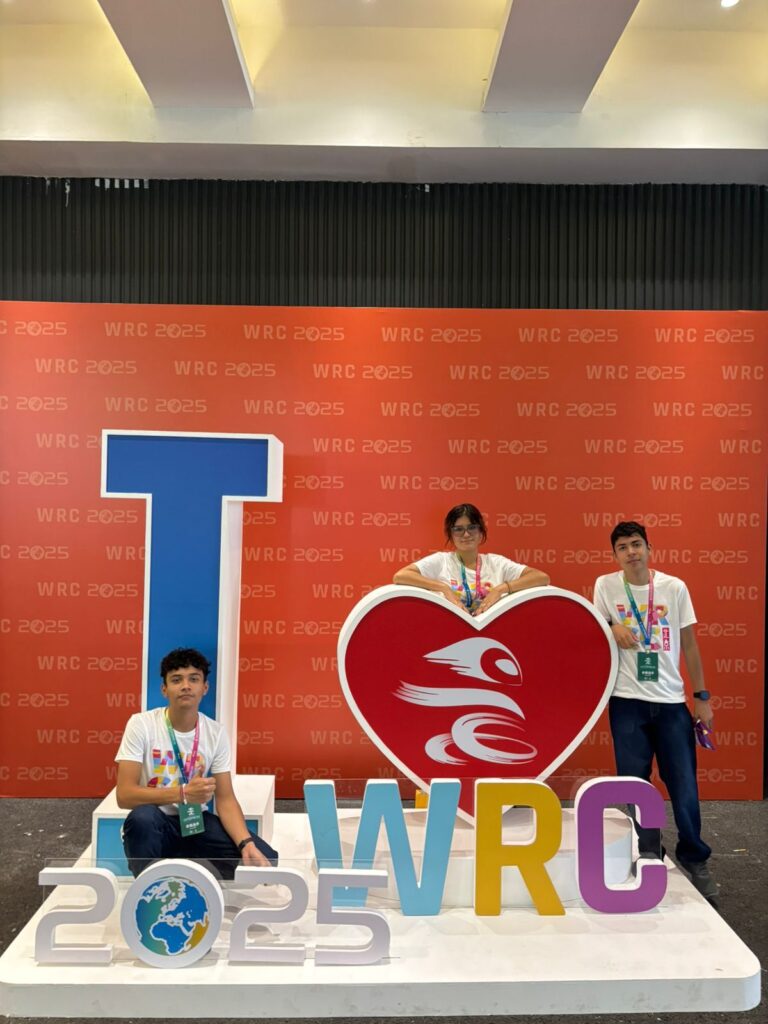 Chihuahua se corona como campeón mundial en robótica en el evento de beijing, china