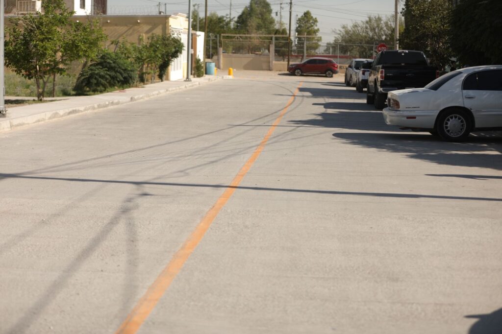 Con presupuesto participativo entrega alcalde pérez cuéllar la calle singapur rehabilitada