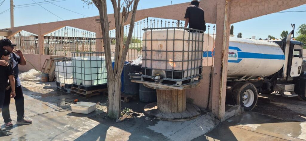 Cruzada por el agua atenderá también los fines de semana por intenso calor en juárez