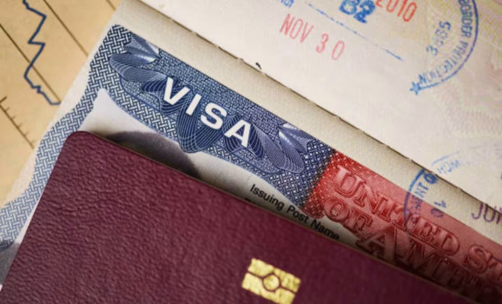 Eu revisará 55 millones visas; busca detectar violaciones que causen su deportación