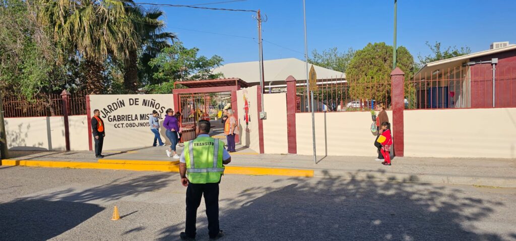 Implementa vialidad operativo especial por regreso a clases en las escuelas de juárez