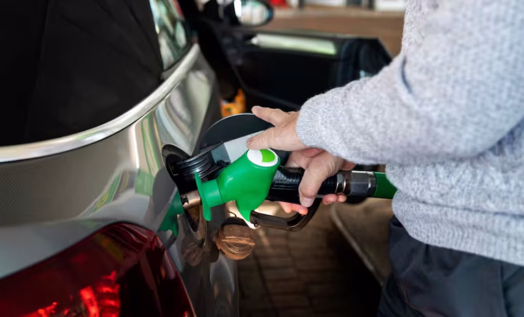 Pemex sufre daño inédito por tope a gasolinas con pérdida de 12 mil 729 mdp en 2025