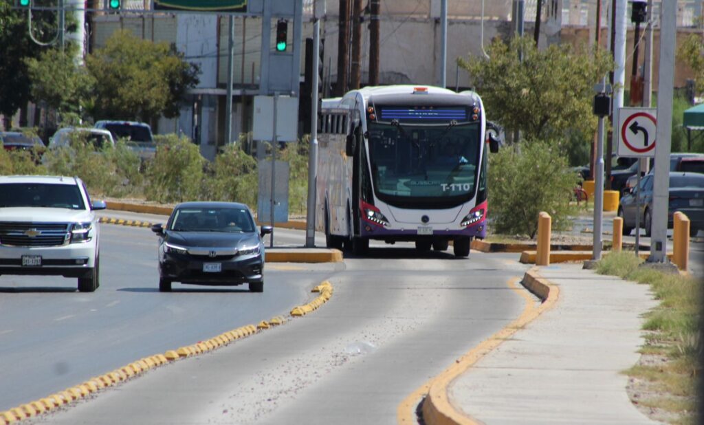 Piden a conductores respetar carril confinado del juárezbus para una movilidad segura