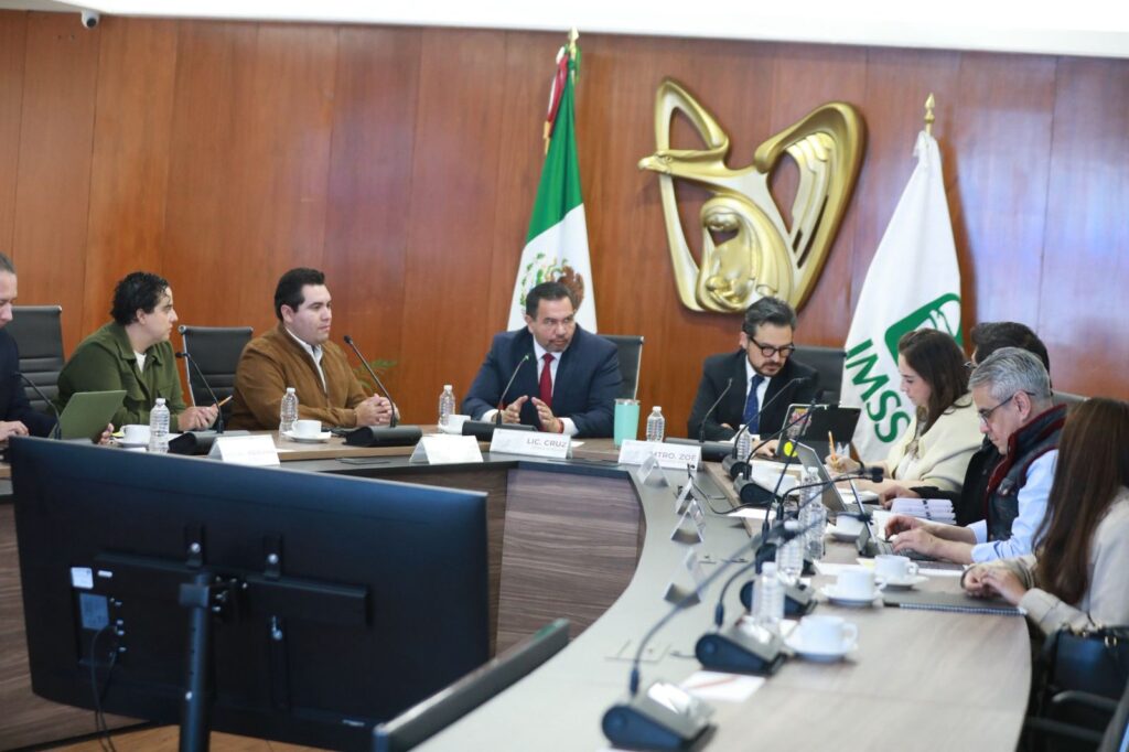 Se reúne alcalde con director del imss, evalúan centros de educación y cuidado infantil