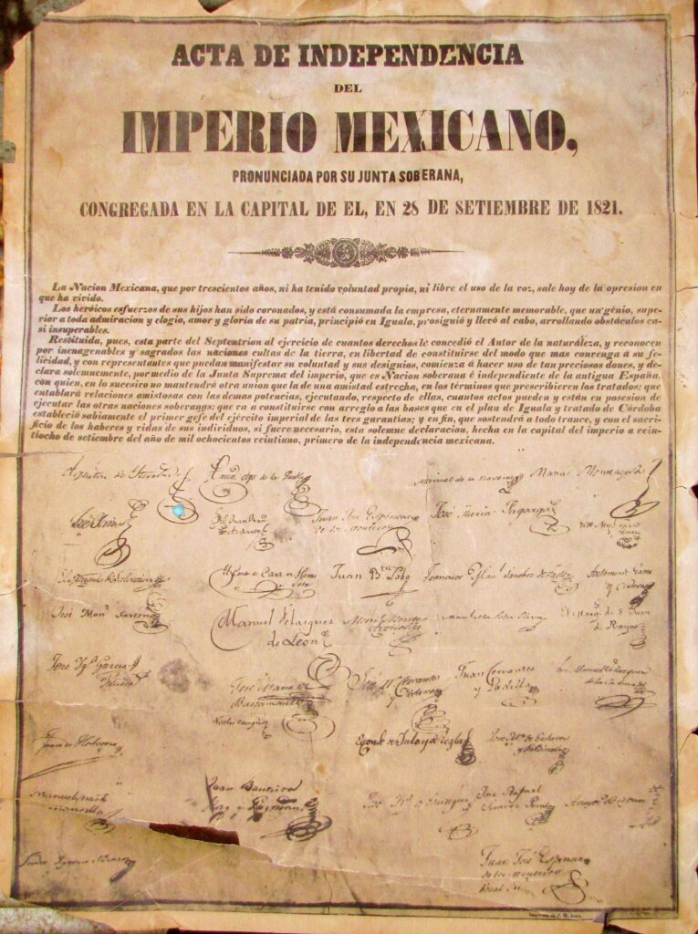 1821, una junta de 38 miembros proclama el acta de independencia del imperio mexicano, que queda bajo una regencia presidida por agustín de iturbide