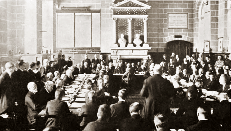 1919, las potencias aliadas vencedoras de la primera guerra mundial y austria firman el tratado de saint germain en laye