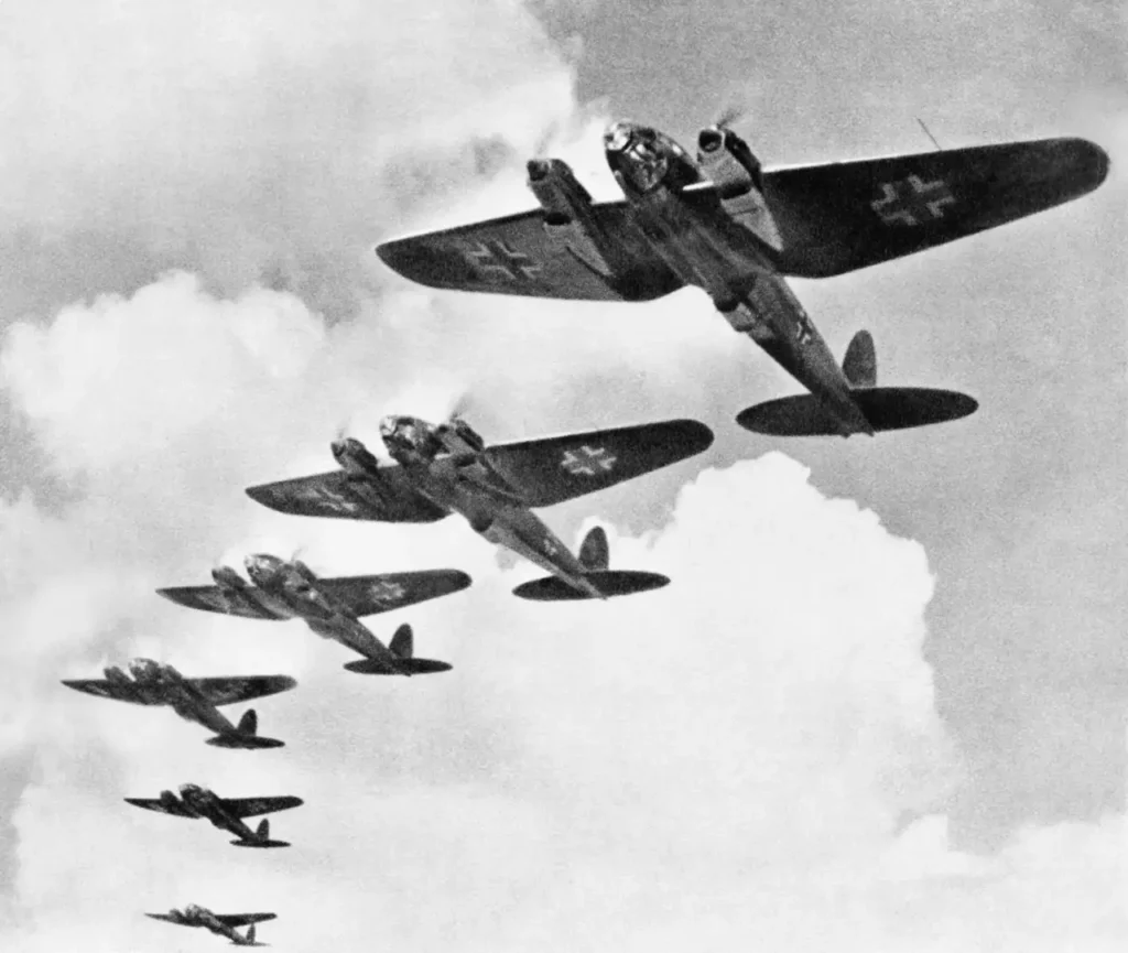 1940, durante la segunda guerra mundial, la alemania nazi comienza la “batalla de inglaterra” con bombardeos sostenidos y especialmente intensos sobre londres