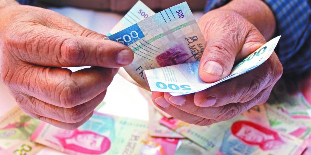 Ahorradores pagarían más impuestos en 2026; proponen tasa de retención del 0.90%