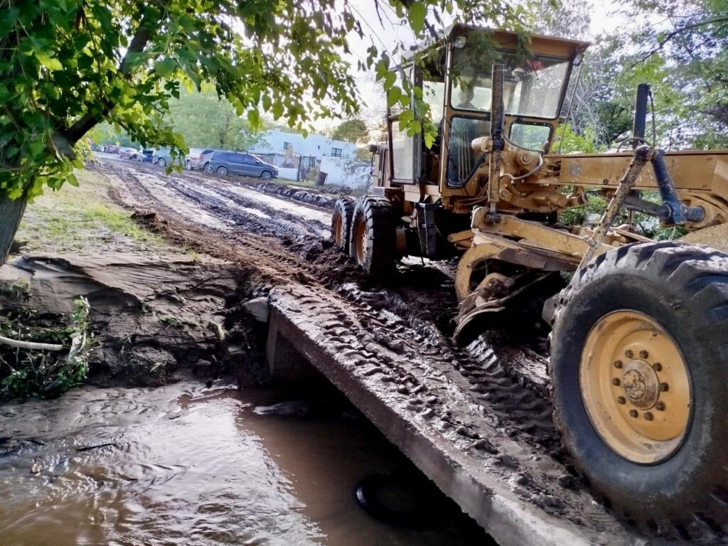 Atiende obras públicas del estado las incidencias por lluvias en casas grandes