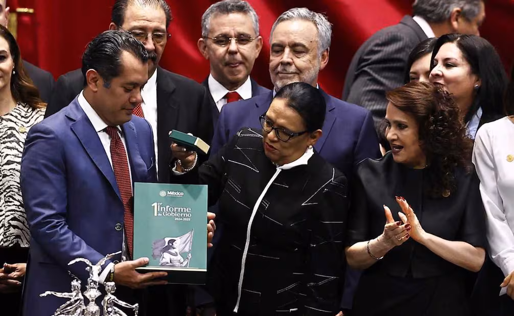 En 10 minutos entregó rosa icela el informe de gobierno de sheinbaum a diputados