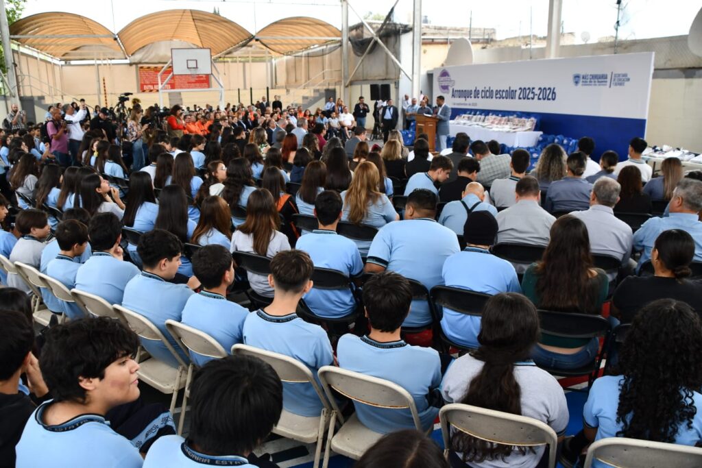 Exitoso inicio de clases en más de 5 mil planteles de educación básica del estado