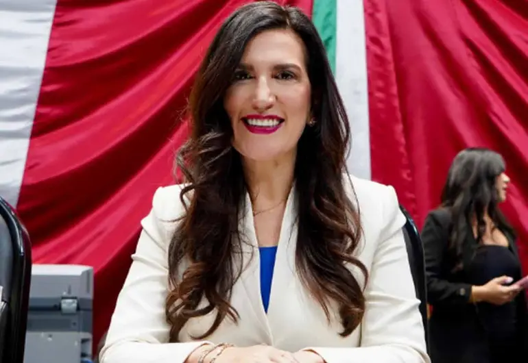 Kenia lópez rabadán dirigirá la cámara de diputados, llama a la institucionalidad