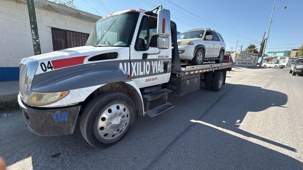 Recuerdan servicio de grúas de auxilio vial, gratuito y disponible las 24 horas del día