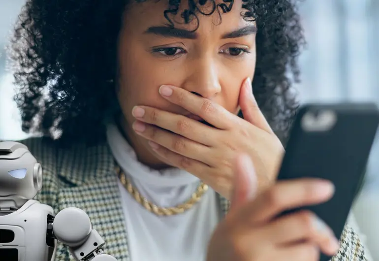 Cuidado con las estafas: Así puedes identificar una voz clonada con IA ...