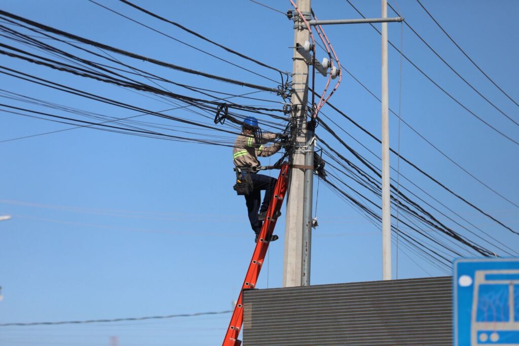 Gobierno municipal y canieti formalizan un convenio para regular el cableado aéreo