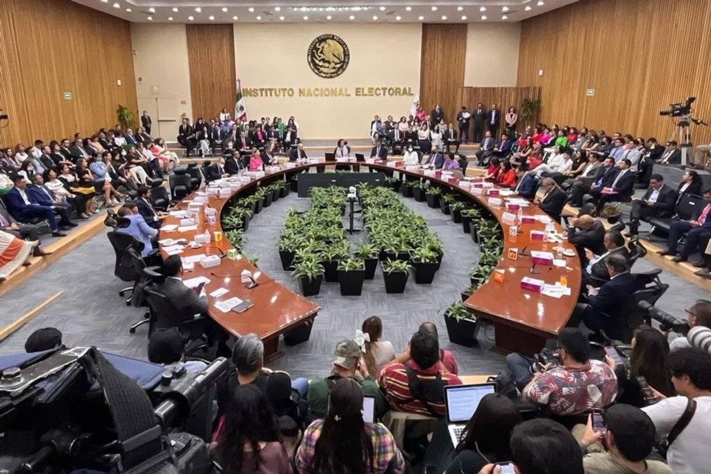 Ine inicia análisis para aplicar voto electrónico en méxico; podría ser por internet