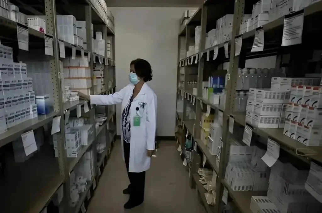 Autoriza cofepris 292 nuevos insumos y ensayos clínicos; hay fármacos oncológicos