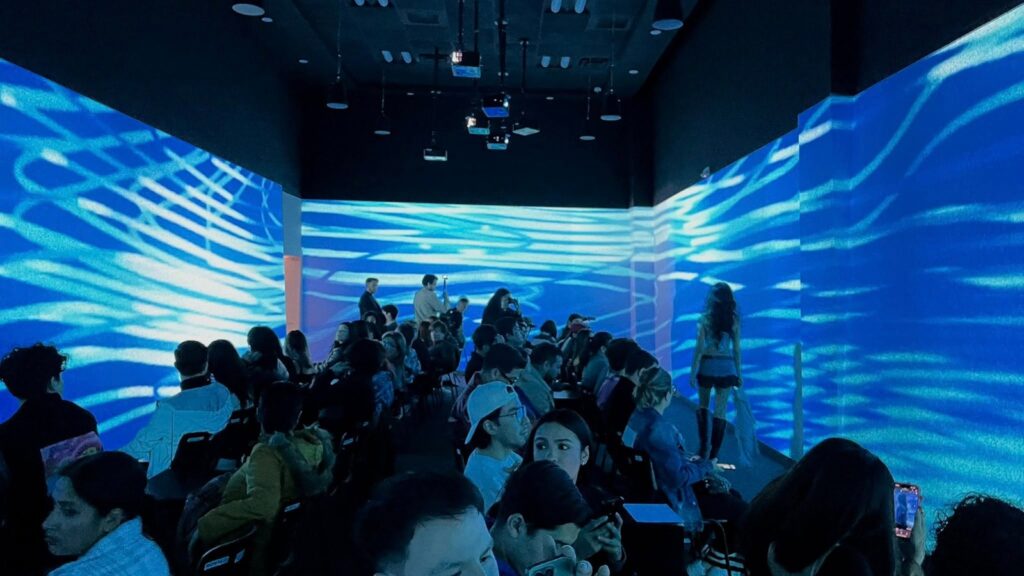 Instituto de la juventud hizo show inmersivo de moda, arte visual y música electrónica
