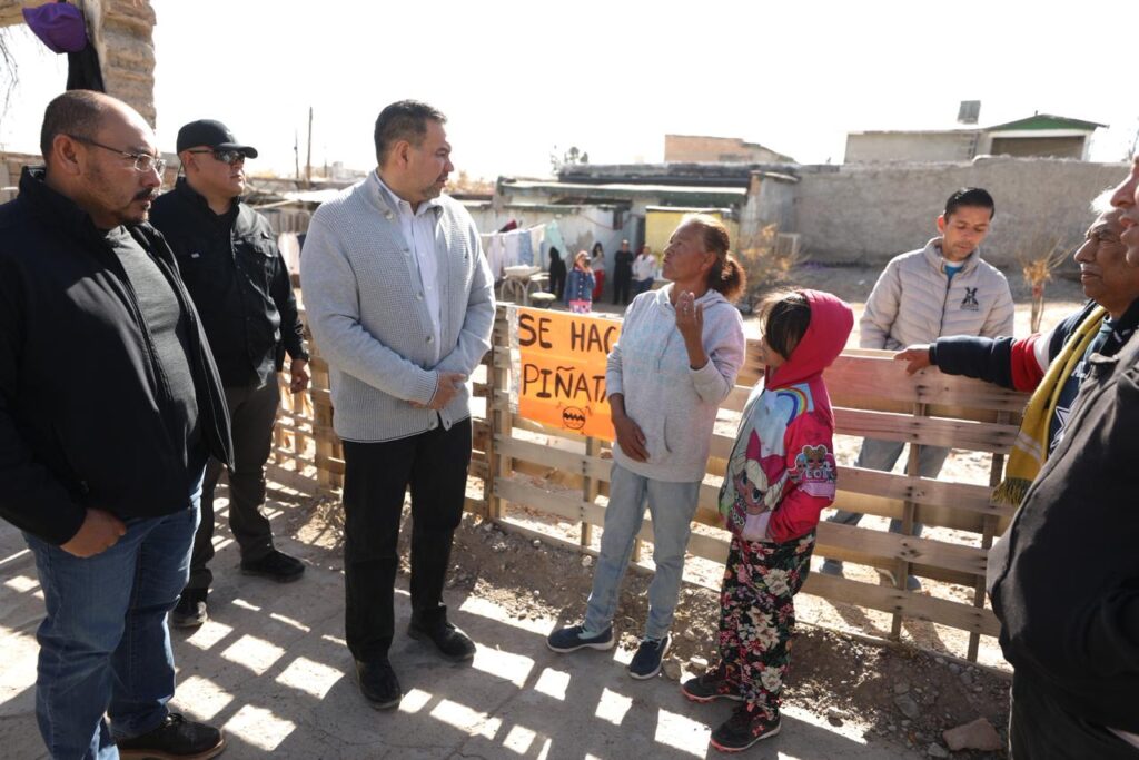 Alcalde pérez cuéllar despide el 2025 visitando familias de juárez en colonias populares