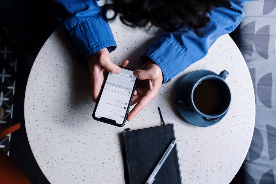 Así puedes mandar el mismo mensaje de navidad mediante whatsapp a varios contactos