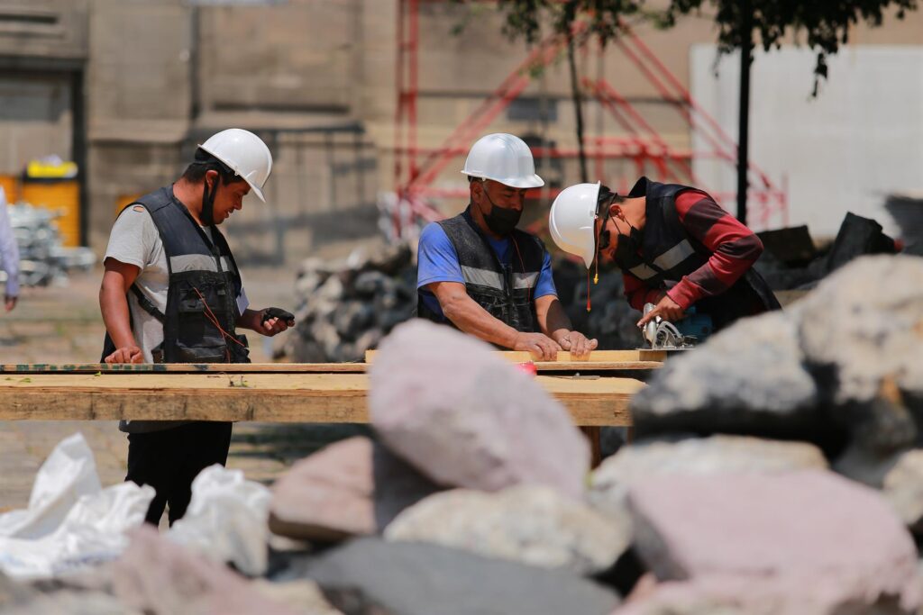La creación de empleo formal rompe récord; la cifra más alta desde 1997