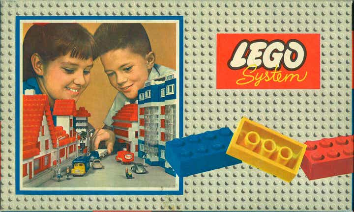 1958, la empresa danesa lego patenta su juego de construcción de piezas de plástico