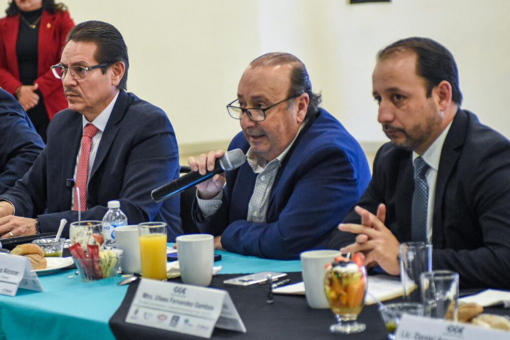 Dialogan autoridad estatal y empresarios sobre proyectos estratégicos en ciudad juárez