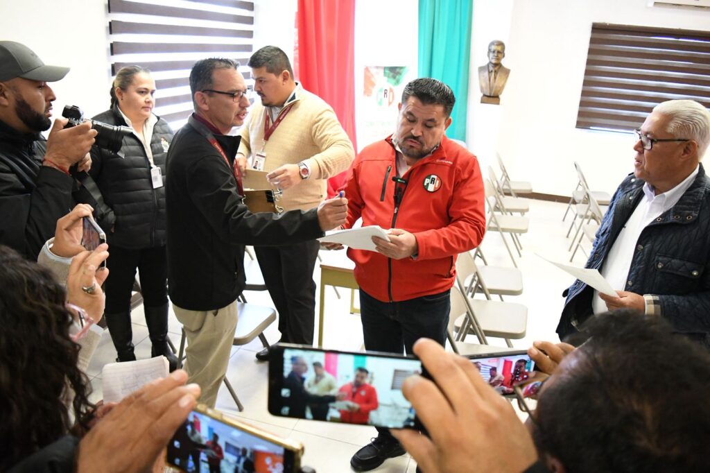 Gobierno municipal notifica a pan y pri por adeudos millonarios de predial