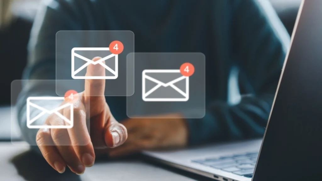 Pese a los años, el correo electrónico es la mejor vía de comunicación en el trabajo