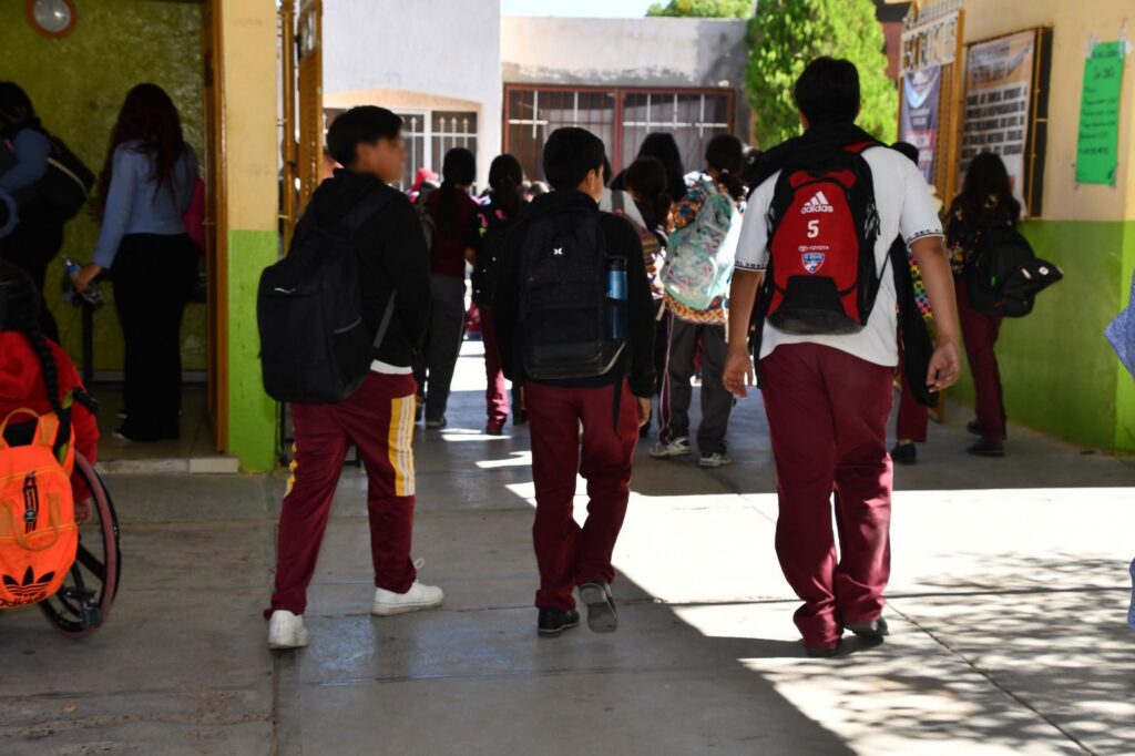 Regresan a clases este lunes 661 mil 335 estudiantes de educación básica